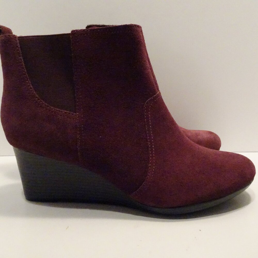 Clarks Booties Crystal Quartz Womens Burgundy Suede Leather Wedge Ankle Boots 12